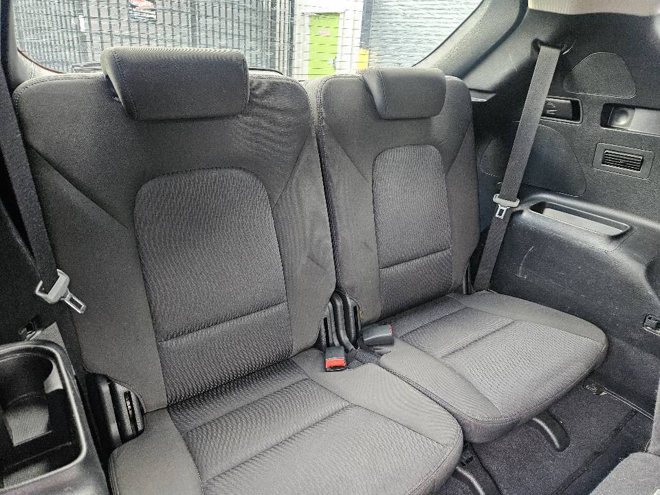 2016 Hyundai Santa Fe  auto low kms 7 seats easy finance 12.jpg